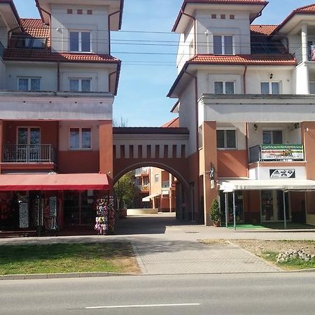 Апартаменты Baby Apartman Хайдусобосло Экстерьер фото
