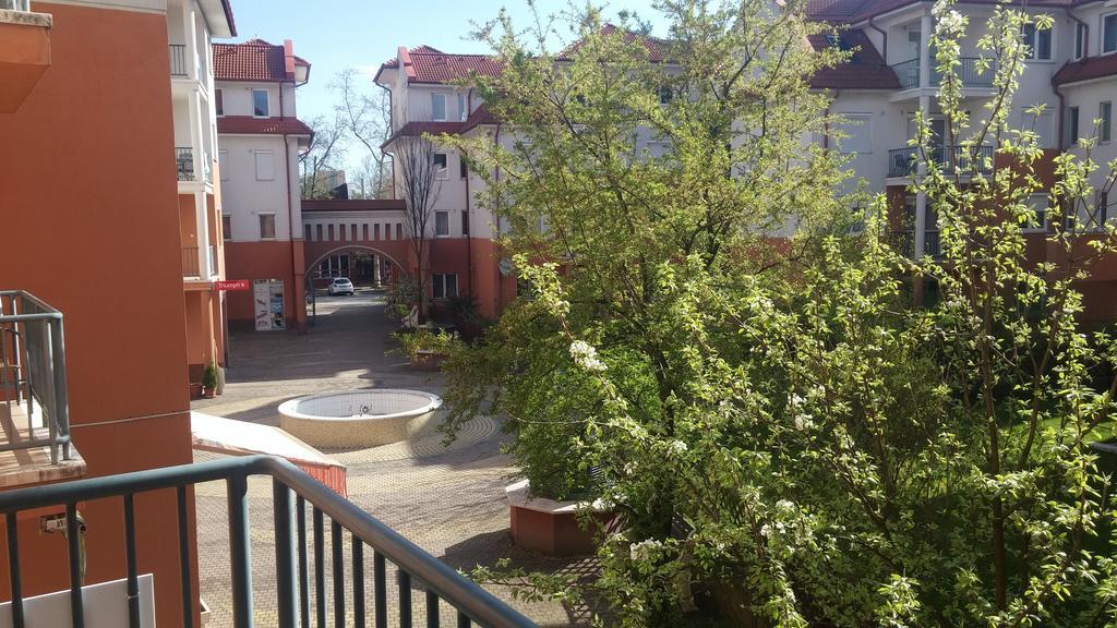 Апартаменты Baby Apartman Хайдусобосло Экстерьер фото