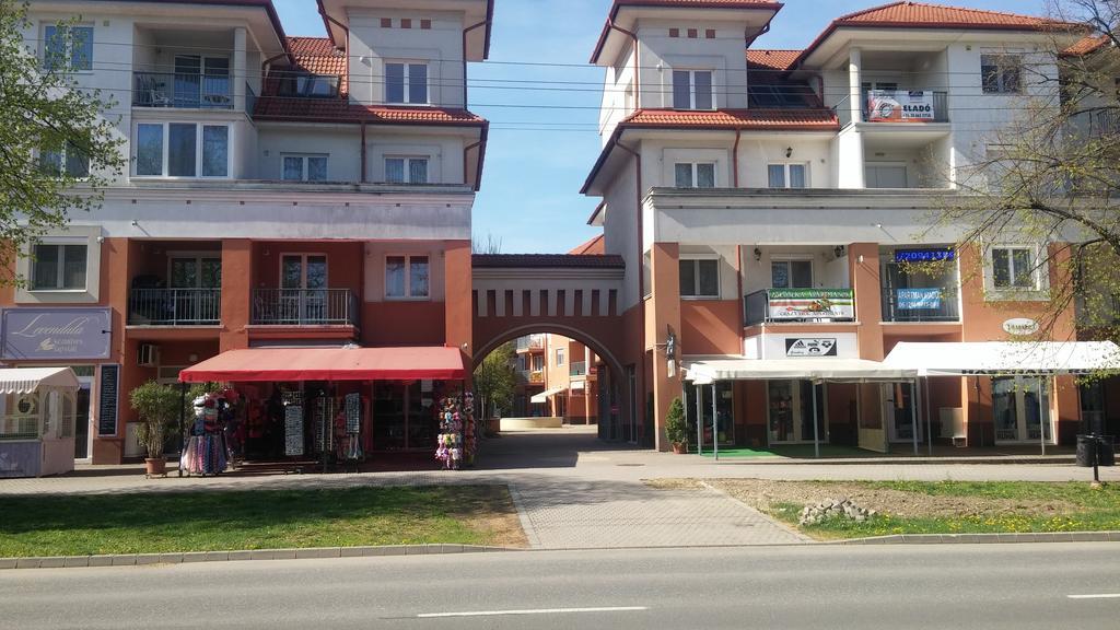 Апартаменты Baby Apartman Хайдусобосло Экстерьер фото